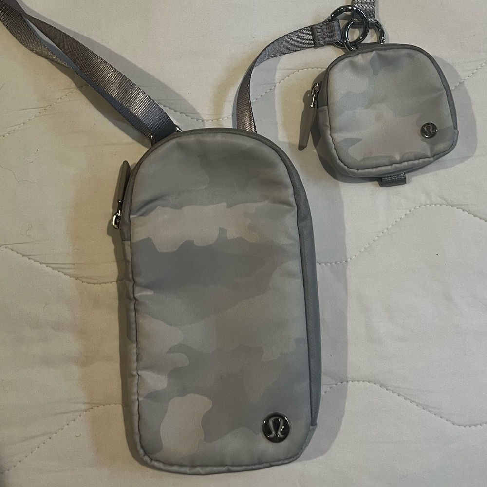 Lululemon modular phone crossbody in camo